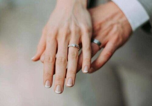 沒領(lǐng)結(jié)婚證買房可以寫兩個(gè)人的名字嗎